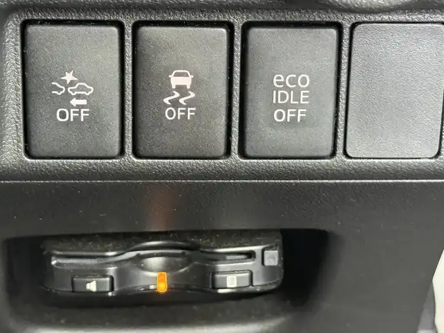 ダイハツ キャスト スポーツ SAⅡ 愛知県 2015(平27)年 1.2万km パールホワイトⅢ 純正ナビ/バックカメラ/ワンセグTV/スマートアシスト/衝突被害軽減システム/横滑り防止装置/オートライト/LEDヘッドライト/フォグランプ/ドライブレコーダー/ETC/社外AW/純正フロアマット/パドルシフト/カーボン調ルーフ/プッシュスタート/スマートキー/スペアキー