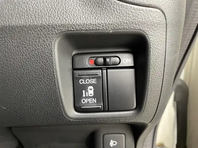 ホンダ Ｎ ＢＯＸ G Lパッケージ 富山県 2017(平29)年 7.7万km プレミアムホワイトパールⅡ 社外ナビ（AM/FM/CD/DVD/SD/BT）/フルセグTV/バックカメラ/片側パワースライドドア/横滑り防止装置/LEDヘッドライト/スマートキー×２/プッシュスタート/ビルトインETC/アイドリングストップ/ドアバイザー/ステアリングリモコン/ステアリングカバー/社外フロアマット