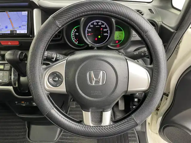 ホンダ Ｎ ＢＯＸ G Lパッケージ 富山県 2017(平29)年 7.7万km プレミアムホワイトパールⅡ 社外ナビ（AM/FM/CD/DVD/SD/BT）/フルセグTV/バックカメラ/片側パワースライドドア/横滑り防止装置/LEDヘッドライト/スマートキー×２/プッシュスタート/ビルトインETC/アイドリングストップ/ドアバイザー/ステアリングリモコン/ステアリングカバー/社外フロアマット