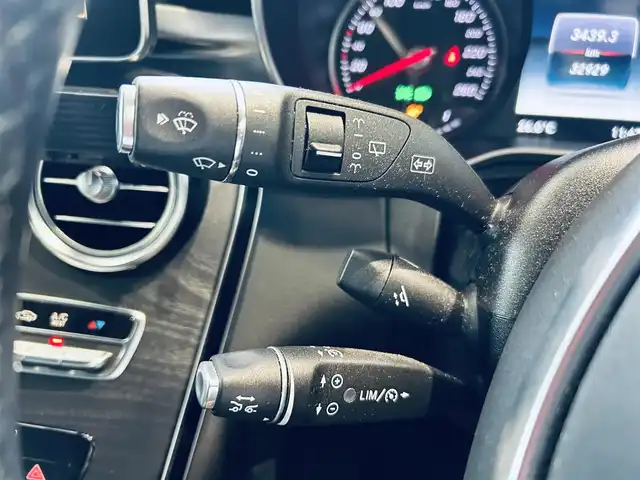メルセデス・ベンツ ＧＬＣ２５０ 4マチックスポーツ 大阪府 2017(平29)年 3.3万km ダイヤモンドホワイト レーダーセーフティP/HUD/ACC/純正ナビ/TV/360度カメラ/純正19インチAW/LEDヘッドライト/電動リアゲート/ブラインドスポット/ハーフレザー/メモリ付きパワーシート/シートヒーター/クリアランスソナー/ルーフレール/パドルシフト/ETC/ドラレコ