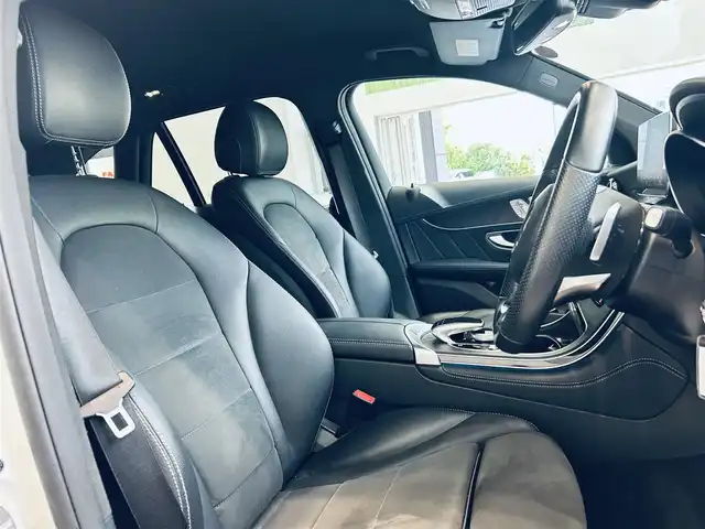 メルセデス・ベンツ ＧＬＣ２５０ 4マチックスポーツ 大阪府 2017(平29)年 3.3万km ダイヤモンドホワイト レーダーセーフティP/HUD/ACC/純正ナビ/TV/360度カメラ/純正19インチAW/LEDヘッドライト/電動リアゲート/ブラインドスポット/ハーフレザー/メモリ付きパワーシート/シートヒーター/クリアランスソナー/ルーフレール/パドルシフト/ETC/ドラレコ