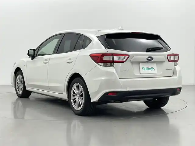 スバル インプレッサ スポーツ 1．6i－Lアイサイト 熊本県 2017(平29)年 4.8万km クリスタルホワイトP 社外ナビAVIC-RZ900（ＣＤ・ＤＶＤ・フルセグ・ＢＴ・ＳＤ・ｉｐｏｄ・ＵＳＢ）/バックカメラ　/ＥＴＣ　/レーダークルーズコントロール　/アイドリングストップ　/ダウンヒルアシスト　/衝突軽減ブレーキ　/レーンキープアシスト/電動パーキング/運転支援システム（アイサイト）/純正フロアマット/純正16インチAW/オートライト/LEDヘッドライト/リモコンキー/スペアキー1本/取扱説明書