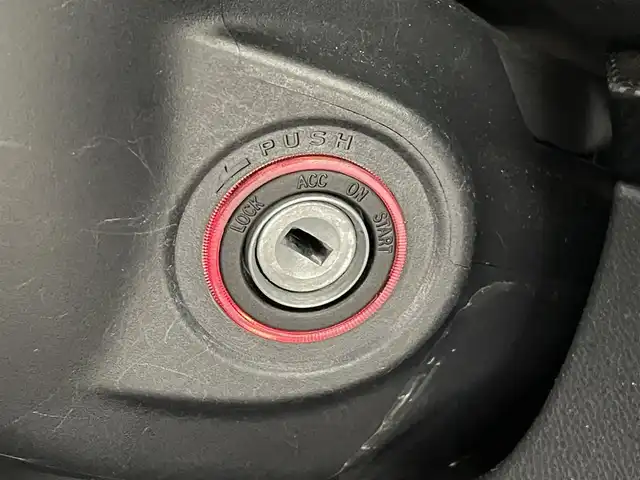 スバル インプレッサ スポーツ 1．6i－Lアイサイト 熊本県 2017(平29)年 4.8万km クリスタルホワイトP 社外ナビAVIC-RZ900（ＣＤ・ＤＶＤ・フルセグ・ＢＴ・ＳＤ・ｉｐｏｄ・ＵＳＢ）/バックカメラ　/ＥＴＣ　/レーダークルーズコントロール　/アイドリングストップ　/ダウンヒルアシスト　/衝突軽減ブレーキ　/レーンキープアシスト/電動パーキング/運転支援システム（アイサイト）/純正フロアマット/純正16インチAW/オートライト/LEDヘッドライト/リモコンキー/スペアキー1本/取扱説明書