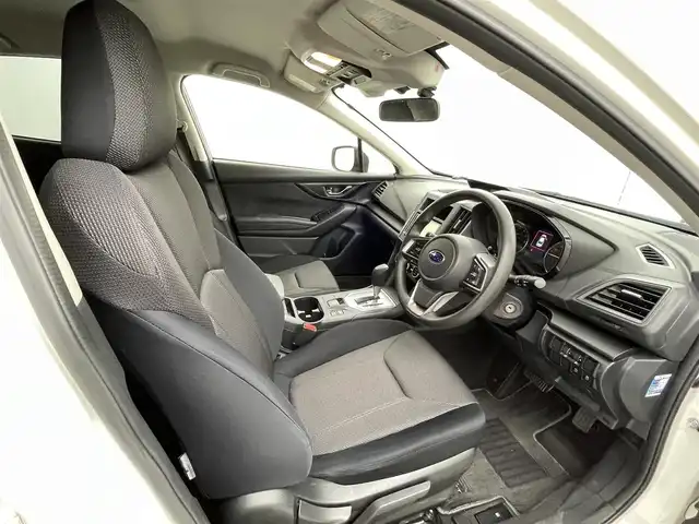 スバル インプレッサ スポーツ 1．6i－Lアイサイト 熊本県 2017(平29)年 4.8万km クリスタルホワイトP 社外ナビAVIC-RZ900（ＣＤ・ＤＶＤ・フルセグ・ＢＴ・ＳＤ・ｉｐｏｄ・ＵＳＢ）/バックカメラ　/ＥＴＣ　/レーダークルーズコントロール　/アイドリングストップ　/ダウンヒルアシスト　/衝突軽減ブレーキ　/レーンキープアシスト/電動パーキング/運転支援システム（アイサイト）/純正フロアマット/純正16インチAW/オートライト/LEDヘッドライト/リモコンキー/スペアキー1本/取扱説明書