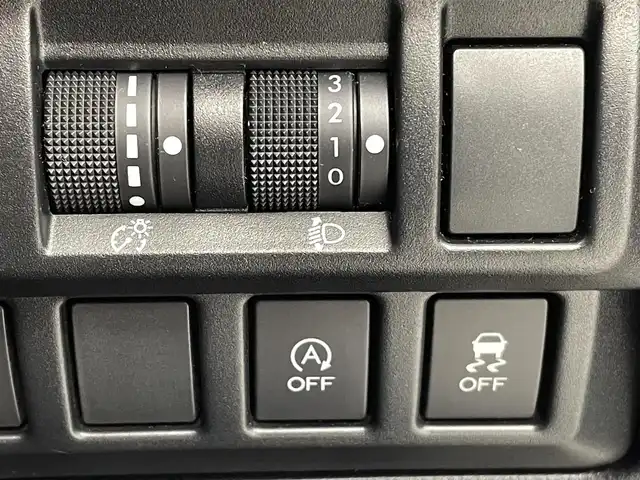 スバル インプレッサ スポーツ 1．6i－Lアイサイト 熊本県 2017(平29)年 4.8万km クリスタルホワイトP 社外ナビAVIC-RZ900（ＣＤ・ＤＶＤ・フルセグ・ＢＴ・ＳＤ・ｉｐｏｄ・ＵＳＢ）/バックカメラ　/ＥＴＣ　/レーダークルーズコントロール　/アイドリングストップ　/ダウンヒルアシスト　/衝突軽減ブレーキ　/レーンキープアシスト/電動パーキング/運転支援システム（アイサイト）/純正フロアマット/純正16インチAW/オートライト/LEDヘッドライト/リモコンキー/スペアキー1本/取扱説明書