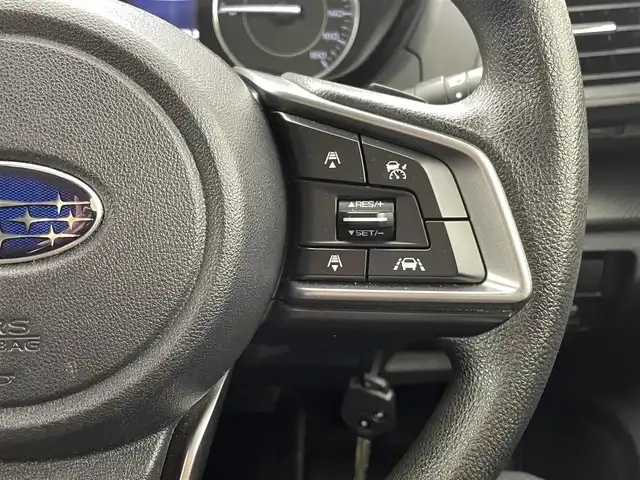 スバル インプレッサ スポーツ 1．6i－Lアイサイト 熊本県 2017(平29)年 4.8万km クリスタルホワイトP 社外ナビAVIC-RZ900（ＣＤ・ＤＶＤ・フルセグ・ＢＴ・ＳＤ・ｉｐｏｄ・ＵＳＢ）/バックカメラ　/ＥＴＣ　/レーダークルーズコントロール　/アイドリングストップ　/ダウンヒルアシスト　/衝突軽減ブレーキ　/レーンキープアシスト/電動パーキング/運転支援システム（アイサイト）/純正フロアマット/純正16インチAW/オートライト/LEDヘッドライト/リモコンキー/スペアキー1本/取扱説明書