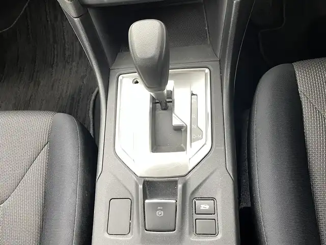 スバル インプレッサ スポーツ 1．6i－Lアイサイト 熊本県 2017(平29)年 4.8万km クリスタルホワイトP 社外ナビAVIC-RZ900（ＣＤ・ＤＶＤ・フルセグ・ＢＴ・ＳＤ・ｉｐｏｄ・ＵＳＢ）/バックカメラ　/ＥＴＣ　/レーダークルーズコントロール　/アイドリングストップ　/ダウンヒルアシスト　/衝突軽減ブレーキ　/レーンキープアシスト/電動パーキング/運転支援システム（アイサイト）/純正フロアマット/純正16インチAW/オートライト/LEDヘッドライト/リモコンキー/スペアキー1本/取扱説明書