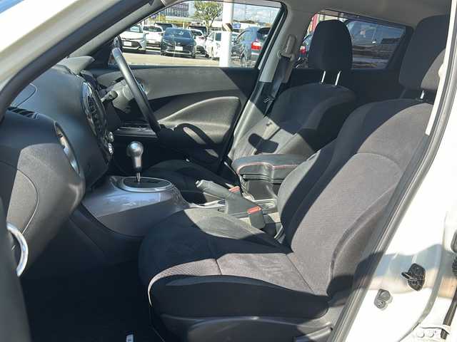 日産 ジューク 16GT FOUR 福島県 2011(平23)年 5.5万km ホワイトパール 純正ナビ　バックＣ　ＢＴ　ワンセグ　スペアキー　純正スターター　ターボ　純正フロアマット　ＨＩＤヘッドライト　オートライト　電格ミラー　純正ドアバイザー　プッシュスタート　ＡＡＣ　夏タイヤ付純正ＡＷ