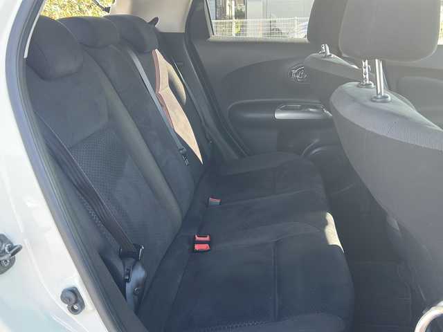 日産 ジューク 16GT FOUR 福島県 2011(平23)年 5.5万km ホワイトパール 純正ナビ　バックＣ　ＢＴ　ワンセグ　スペアキー　純正スターター　ターボ　純正フロアマット　ＨＩＤヘッドライト　オートライト　電格ミラー　純正ドアバイザー　プッシュスタート　ＡＡＣ　夏タイヤ付純正ＡＷ