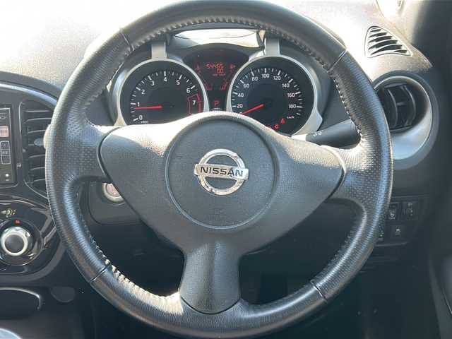 日産 ジューク 16GT FOUR 福島県 2011(平23)年 5.5万km ホワイトパール 純正ナビ　バックＣ　ＢＴ　ワンセグ　スペアキー　純正スターター　ターボ　純正フロアマット　ＨＩＤヘッドライト　オートライト　電格ミラー　純正ドアバイザー　プッシュスタート　ＡＡＣ　夏タイヤ付純正ＡＷ