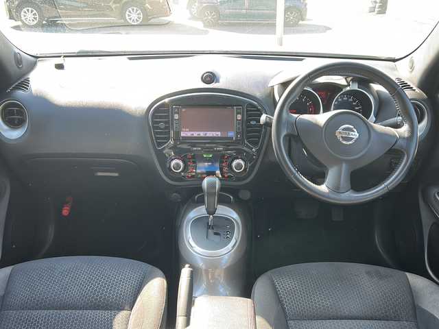 日産 ジューク 16GT FOUR 福島県 2011(平23)年 5.5万km ホワイトパール 純正ナビ　バックＣ　ＢＴ　ワンセグ　スペアキー　純正スターター　ターボ　純正フロアマット　ＨＩＤヘッドライト　オートライト　電格ミラー　純正ドアバイザー　プッシュスタート　ＡＡＣ　夏タイヤ付純正ＡＷ