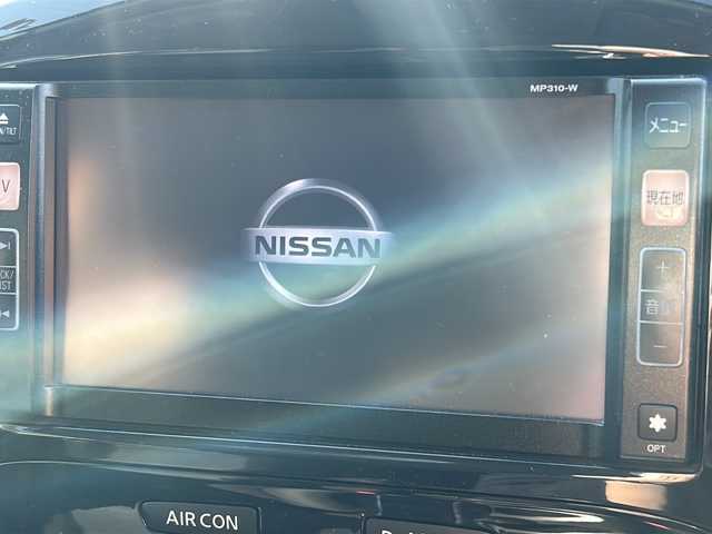 日産 ジューク 16GT FOUR 福島県 2011(平23)年 5.5万km ホワイトパール 純正ナビ　バックＣ　ＢＴ　ワンセグ　スペアキー　純正スターター　ターボ　純正フロアマット　ＨＩＤヘッドライト　オートライト　電格ミラー　純正ドアバイザー　プッシュスタート　ＡＡＣ　夏タイヤ付純正ＡＷ