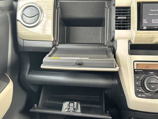 スズキ ハスラー ワンダラー 静岡県 2019(令1)年 5.5万km シフォンアイボリーメタリック/ウッディブラウン2トーンルーフ 社外ナビ（クラリオンナビ）NX616/・（Bluetooth/CD/DVD/フルセグTV/ラジオ）/主要装備/・デュアルカメラブレーキーサポート/・レーンキープアシスト/・横滑り防止装置/・アイドリングストップ/・ハーフレザーシート/・シートヒーター/・ベンチシート/・ヒーテッドドアミラー/・ステアリングリモコン/・純正フロアマット/・純正アルミホイール/・キセノンヘッドライト/・ドライブレコーダー/・ETC/・スマートキー