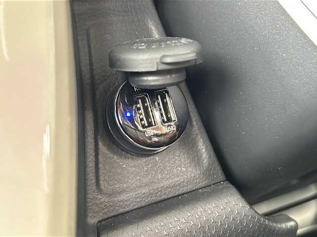 スズキ ハスラー ワンダラー 静岡県 2019(令1)年 5.5万km シフォンアイボリーメタリック/ウッディブラウン2トーンルーフ 社外ナビ（クラリオンナビ）NX616/・（Bluetooth/CD/DVD/フルセグTV/ラジオ）/主要装備/・デュアルカメラブレーキーサポート/・レーンキープアシスト/・横滑り防止装置/・アイドリングストップ/・ハーフレザーシート/・シートヒーター/・ベンチシート/・ヒーテッドドアミラー/・ステアリングリモコン/・純正フロアマット/・純正アルミホイール/・キセノンヘッドライト/・ドライブレコーダー/・ETC/・スマートキー