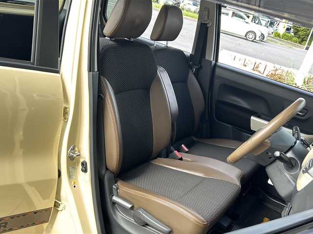 スズキ ハスラー ワンダラー 静岡県 2019(令1)年 5.5万km シフォンアイボリーメタリック/ウッディブラウン2トーンルーフ 社外ナビ（クラリオンナビ）NX616/・（Bluetooth/CD/DVD/フルセグTV/ラジオ）/主要装備/・デュアルカメラブレーキーサポート/・レーンキープアシスト/・横滑り防止装置/・アイドリングストップ/・ハーフレザーシート/・シートヒーター/・ベンチシート/・ヒーテッドドアミラー/・ステアリングリモコン/・純正フロアマット/・純正アルミホイール/・キセノンヘッドライト/・ドライブレコーダー/・ETC/・スマートキー