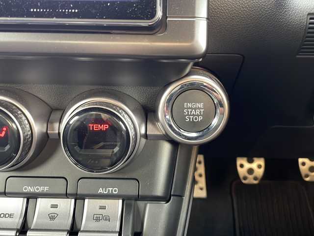 スバル ＢＲＺ S 大阪府 2021(令3)年 0.3万km 赤 ワンオーナー/フルセグテレビ/純正ナビ/バックカメラ/スマートキー/プッシュスタート/クルーズコントロール/ETC/STIエアロ/シートヒーター/保証書/取扱説明書