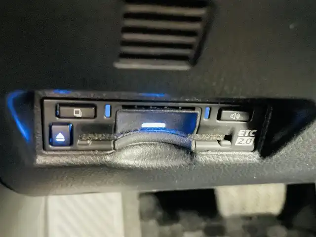 トヨタ ノア S－Z 福島県 2023(令5)年 2.5万km ホワイトパールクリスタルシャイン Toyota Safety Sense/・プリクラッシュセーフティ/・レーントレーシングアシスト/・レーンディパーチャーアラート/・レーダークルーズコントロール/・オートマチックハイビーム/・ロードサインアシスト/・ブラインドスポットモニター/純正ナビゲーション/・Bluetooth/TV/CD/DVD/HDMI/applecarplay//androidauto/AM・FM/USB//・バックカメラ/・ETC/革巻きステアリング/・ステアリングスイッチ/シートヒーター/両側パワースライドドア/プッシュスタート/・スマートキー/ドアバイザー/純正フロアマット/LEDライト/・オートライト/・フォグライト/前後ドライブレコーダー