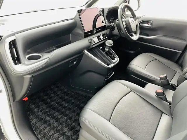 トヨタ ノア S－Z 福島県 2023(令5)年 2.5万km ホワイトパールクリスタルシャイン Toyota Safety Sense/・プリクラッシュセーフティ/・レーントレーシングアシスト/・レーンディパーチャーアラート/・レーダークルーズコントロール/・オートマチックハイビーム/・ロードサインアシスト/・ブラインドスポットモニター/純正ナビゲーション/・Bluetooth/TV/CD/DVD/HDMI/applecarplay//androidauto/AM・FM/USB//・バックカメラ/・ETC/革巻きステアリング/・ステアリングスイッチ/シートヒーター/両側パワースライドドア/プッシュスタート/・スマートキー/ドアバイザー/純正フロアマット/LEDライト/・オートライト/・フォグライト/前後ドライブレコーダー
