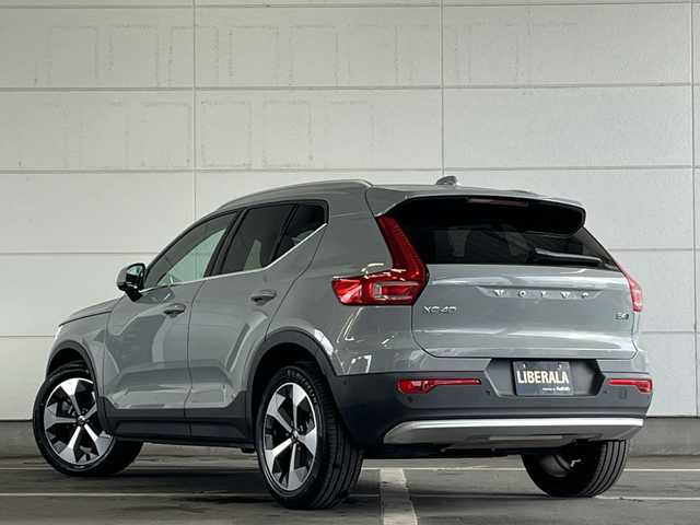 ボルボ ボルボ ＸＣ４０ アルティメット B4 AWD 山形県 2023(令5)年 1.5万km グレー 純正ＨＤＤナビ　/ＥＴＣ　/Ｂｌｕｅｔｏｏｔｈ／ＵＳＢ／ＡｐｐｌｅＣａｒｐｌａｙ　/運転席／助手席パワーシート　/全席シートヒーター　/レザーシート　/ルーフレール　/電動リアゲート　/オートライト　/コーナーセンサー/harman/kardonサウンドシステム
