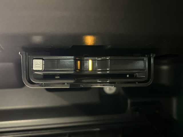 ボルボ ボルボ ＸＣ４０ アルティメット B4 AWD 山形県 2023(令5)年 1.5万km グレー 純正ＨＤＤナビ　/ＥＴＣ　/Ｂｌｕｅｔｏｏｔｈ／ＵＳＢ／ＡｐｐｌｅＣａｒｐｌａｙ　/運転席／助手席パワーシート　/全席シートヒーター　/レザーシート　/ルーフレール　/電動リアゲート　/オートライト　/コーナーセンサー/harman/kardonサウンドシステム