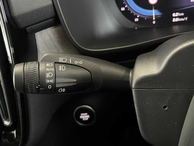 ボルボ ボルボ ＸＣ４０ アルティメット B4 AWD 山形県 2023(令5)年 1.5万km グレー 純正ＨＤＤナビ　/ＥＴＣ　/Ｂｌｕｅｔｏｏｔｈ／ＵＳＢ／ＡｐｐｌｅＣａｒｐｌａｙ　/運転席／助手席パワーシート　/全席シートヒーター　/レザーシート　/ルーフレール　/電動リアゲート　/オートライト　/コーナーセンサー/harman/kardonサウンドシステム