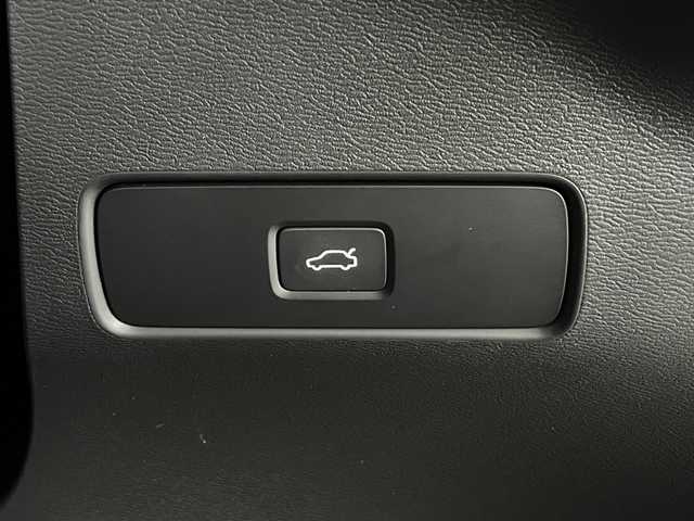 ボルボ ボルボ ＸＣ４０ アルティメット B4 AWD 山形県 2023(令5)年 1.5万km グレー 純正ＨＤＤナビ　/ＥＴＣ　/Ｂｌｕｅｔｏｏｔｈ／ＵＳＢ／ＡｐｐｌｅＣａｒｐｌａｙ　/運転席／助手席パワーシート　/全席シートヒーター　/レザーシート　/ルーフレール　/電動リアゲート　/オートライト　/コーナーセンサー/harman/kardonサウンドシステム