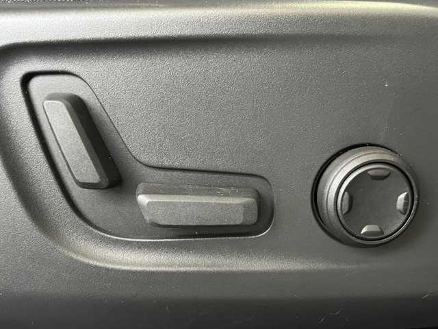 ボルボ ボルボ ＸＣ４０ アルティメット B4 AWD 山形県 2023(令5)年 1.5万km グレー 純正ＨＤＤナビ　/ＥＴＣ　/Ｂｌｕｅｔｏｏｔｈ／ＵＳＢ／ＡｐｐｌｅＣａｒｐｌａｙ　/運転席／助手席パワーシート　/全席シートヒーター　/レザーシート　/ルーフレール　/電動リアゲート　/オートライト　/コーナーセンサー/harman/kardonサウンドシステム