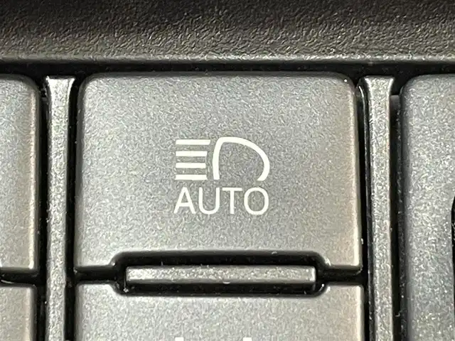 トヨタ シエンタ G 愛知県 2020(令2)年 2.8万km ブラックマイカ/センシュアルレッドマイカ 純正ナビ　/(Bluetooth/AM/FM/CD・DVD再生/フルセグTV/SD)/トヨタセーフティセンス　/　　-衝突軽減ブレーキ/　　-レーンキープアシスト　/　　-オートマチックハイビーム/両側パワースライドドア/ビルトインＥＴＣ　/バックカメラ　/ＵＳＢ/HDMI接続　/純正フロアマット　/ＬＥＤヘッドライト/クリアランスソナー/アイドリングストップ/プッシュスタート/　　-スマートキー