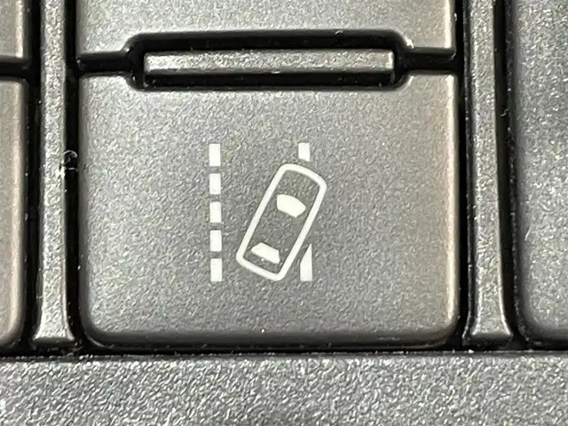 トヨタ シエンタ G 愛知県 2020(令2)年 2.8万km ブラックマイカ/センシュアルレッドマイカ 純正ナビ　/(Bluetooth/AM/FM/CD・DVD再生/フルセグTV/SD)/トヨタセーフティセンス　/　　-衝突軽減ブレーキ/　　-レーンキープアシスト　/　　-オートマチックハイビーム/両側パワースライドドア/ビルトインＥＴＣ　/バックカメラ　/ＵＳＢ/HDMI接続　/純正フロアマット　/ＬＥＤヘッドライト/クリアランスソナー/アイドリングストップ/プッシュスタート/　　-スマートキー