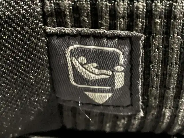 トヨタ シエンタ G 愛知県 2020(令2)年 2.8万km ブラックマイカ/センシュアルレッドマイカ 純正ナビ　/(Bluetooth/AM/FM/CD・DVD再生/フルセグTV/SD)/トヨタセーフティセンス　/　　-衝突軽減ブレーキ/　　-レーンキープアシスト　/　　-オートマチックハイビーム/両側パワースライドドア/ビルトインＥＴＣ　/バックカメラ　/ＵＳＢ/HDMI接続　/純正フロアマット　/ＬＥＤヘッドライト/クリアランスソナー/アイドリングストップ/プッシュスタート/　　-スマートキー