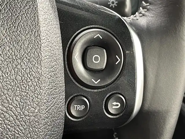 トヨタ シエンタ G 愛知県 2020(令2)年 2.8万km ブラックマイカ/センシュアルレッドマイカ 純正ナビ　/(Bluetooth/AM/FM/CD・DVD再生/フルセグTV/SD)/トヨタセーフティセンス　/　　-衝突軽減ブレーキ/　　-レーンキープアシスト　/　　-オートマチックハイビーム/両側パワースライドドア/ビルトインＥＴＣ　/バックカメラ　/ＵＳＢ/HDMI接続　/純正フロアマット　/ＬＥＤヘッドライト/クリアランスソナー/アイドリングストップ/プッシュスタート/　　-スマートキー