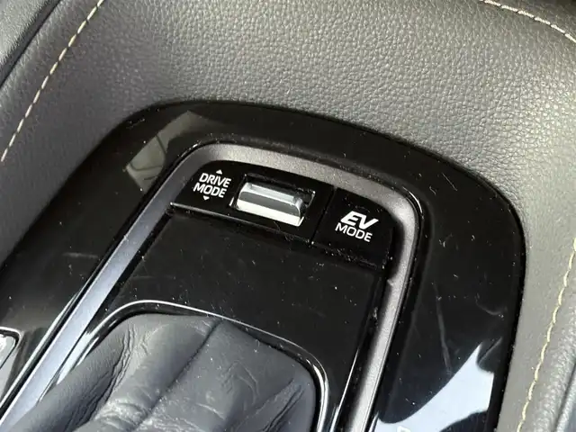 トヨタ カローラツーリング ハイブリッド ダブルバイビー 大分県 2020(令2)年 5.1万km スパークリングブラックパールクリスタルシャイン ・ナビ(BT/CD/DVD/USB/Miracast)/・バックカメラ/・フルセグテレビ/・プリクラッシュセーフティ/・ブラインドスポットモニター/・コーナーセンサー/・ブレーキホールド/・オートハイビーム/・ドライブモード/・純正アルミホイール/・スマートキー/・プッシュスタートボタン