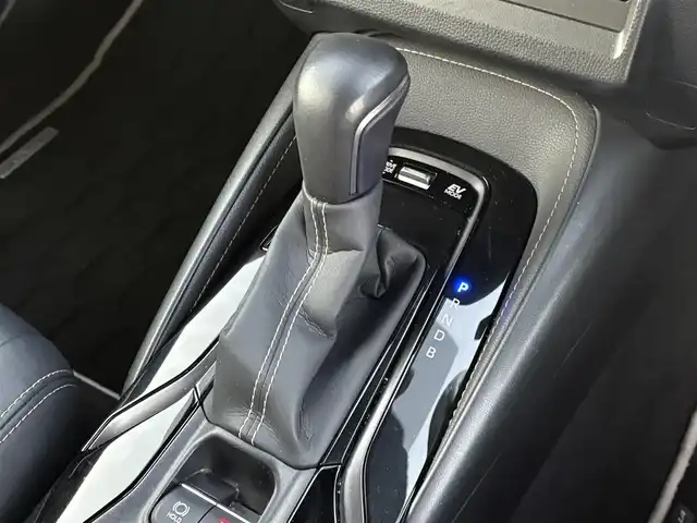 トヨタ カローラツーリング ハイブリッド ダブルバイビー 大分県 2020(令2)年 5.1万km スパークリングブラックパールクリスタルシャイン ・ナビ(BT/CD/DVD/USB/Miracast)/・バックカメラ/・フルセグテレビ/・プリクラッシュセーフティ/・ブラインドスポットモニター/・コーナーセンサー/・ブレーキホールド/・オートハイビーム/・ドライブモード/・純正アルミホイール/・スマートキー/・プッシュスタートボタン