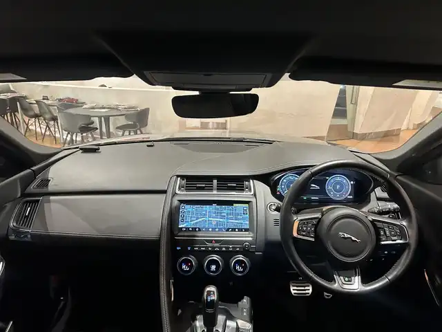 ジャガー Ｅペース R ダイナミックS 道央・札幌 2019(令1)年 4.9万km グレー シリコンシルバー/ドライブプロパック/　・ACC/　・ブラインドスポットアシスト/　・ハイスピードエマージェンシーブレーキ/インタラクティブドライバーディスプレイ/地上デジタルTV/シートヒーター/パワーテールゲート/純正メモリナビ/360°カメラ/本革シート/10Wayパワーシート/LEDヘッドライト