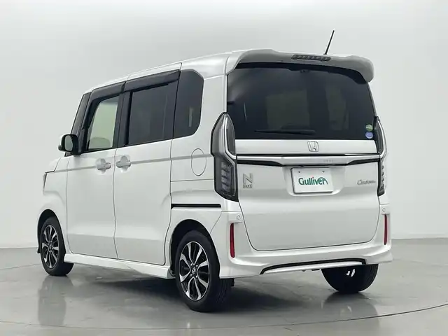 ホンダ Ｎ ＢＯＸ カスタム G L ホンダセンシング 熊本県 2020(令2)年 1.9万km プラチナホワイトパール 禁煙車　/社外ナビCN-RA06D（ＣＤ・ＤＶＤ・フルセグ・ＢＴ・ＳＤ・ｉｐｏｄ・ＵＳＢ）/バックカメラ　/社外前後ドライブレコーダー（DRY-TW８５００）　/ビルトインＥＴＣ　/片側パワースライドドア　/レーダークルーズコントロール/衝突軽減ブレーキ/レーンキープアシスト/アイドリングストップ/横滑り防止/純正フロアマット/純正１４インチAW/オートライト/LEDヘッドライト/フォグライト/スマートキー/プッシュスタート/スペアキー1本/保証書/取扱説明書