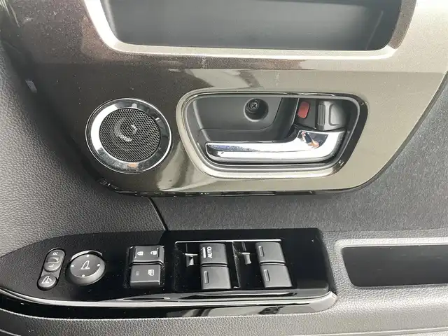 ホンダ Ｎ ＢＯＸ カスタム G L ホンダセンシング 熊本県 2020(令2)年 1.9万km プラチナホワイトパール 禁煙車　/社外ナビCN-RA06D（ＣＤ・ＤＶＤ・フルセグ・ＢＴ・ＳＤ・ｉｐｏｄ・ＵＳＢ）/バックカメラ　/社外前後ドライブレコーダー（DRY-TW８５００）　/ビルトインＥＴＣ　/片側パワースライドドア　/レーダークルーズコントロール/衝突軽減ブレーキ/レーンキープアシスト/アイドリングストップ/横滑り防止/純正フロアマット/純正１４インチAW/オートライト/LEDヘッドライト/フォグライト/スマートキー/プッシュスタート/スペアキー1本/保証書/取扱説明書