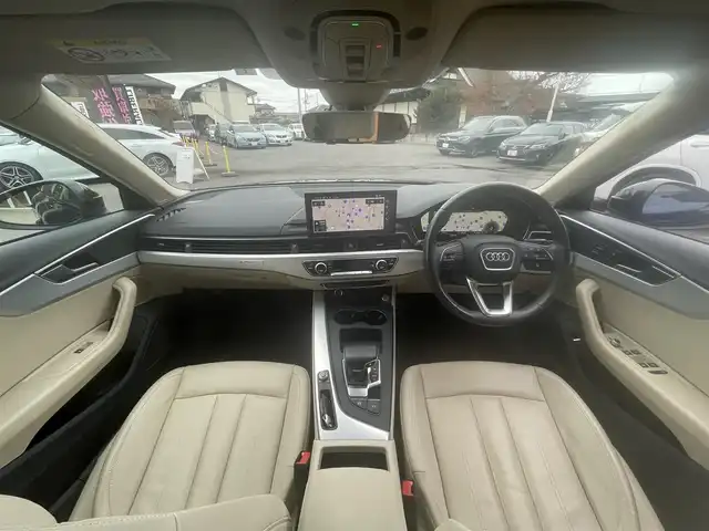 アウディ Ａ４ アバント 45TSFIクワトロアドバンスド 栃木県 2021(令3)年 4万km 紺 ブラックスタイリングパッケージ/├ブラックドアミラー/├ブラックドアモール/└ブラックルーフレール/ラグジュアリーパッケージ/├白革シート/├運転席メモリー機能/└マルチカラーアンビエントライティング/コンフォートパッケージ/├マトリクスLEDヘッドライト/├パークアシスト/├サラウンドビューカメラ/├ワイヤレスチャージング/└USB電源後席/シートヒーター後席+ステアヒーター/パノラマサンルーフ/Bang&Olufen/アドバンストキー/パーキングエイド/MMIナビ/パワーバックドア/パワーシート/全席シートヒーター/バーチャルコックピットプラス/3ZONEエアコン/ACC/アクティブレーンアシスト/サイドアシスト