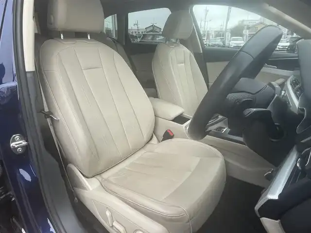 アウディ Ａ４ アバント 45TSFIクワトロアドバンスド 栃木県 2021(令3)年 4万km 紺 ブラックスタイリングパッケージ/├ブラックドアミラー/├ブラックドアモール/└ブラックルーフレール/ラグジュアリーパッケージ/├白革シート/├運転席メモリー機能/└マルチカラーアンビエントライティング/コンフォートパッケージ/├マトリクスLEDヘッドライト/├パークアシスト/├サラウンドビューカメラ/├ワイヤレスチャージング/└USB電源後席/シートヒーター後席+ステアヒーター/パノラマサンルーフ/Bang&Olufen/アドバンストキー/パーキングエイド/MMIナビ/パワーバックドア/パワーシート/全席シートヒーター/バーチャルコックピットプラス/3ZONEエアコン/ACC/アクティブレーンアシスト/サイドアシスト