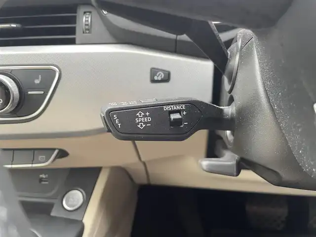 アウディ Ａ４ アバント 45TSFIクワトロアドバンスド 栃木県 2021(令3)年 4万km 紺 ブラックスタイリングパッケージ/├ブラックドアミラー/├ブラックドアモール/└ブラックルーフレール/ラグジュアリーパッケージ/├白革シート/├運転席メモリー機能/└マルチカラーアンビエントライティング/コンフォートパッケージ/├マトリクスLEDヘッドライト/├パークアシスト/├サラウンドビューカメラ/├ワイヤレスチャージング/└USB電源後席/シートヒーター後席+ステアヒーター/パノラマサンルーフ/Bang&Olufen/アドバンストキー/パーキングエイド/MMIナビ/パワーバックドア/パワーシート/全席シートヒーター/バーチャルコックピットプラス/3ZONEエアコン/ACC/アクティブレーンアシスト/サイドアシスト