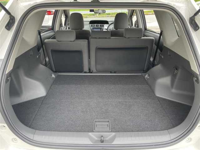 トヨタ プリウス α S ツーリングセレクション 愛知県 2013(平25)年 9.7万km ホワイトパールクリスタルシャイン (株)IDOMが運営する【じしゃロン豊川店】の自社ローン専用車両になります。こちらは現金またはオートローンご利用時の価格です。自社ローンご希望の方は別途その旨お申付け下さい/純正ナビ/（フルセグTV・Bluetooth・FM・AM）/バックカメラ/純正ビルトインETC/ヘッドライトウォッシャー/ドライブレコーダー/プッシュスタート/純正フロアマット/スペアスマートキー1本/保証書/取扱説明書