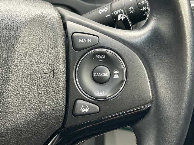 ホンダ ヴェゼル ハイブリッド Z ホンダセンシング 岡山県 2019(令1)年 3.3万km プラチナホワイトパール 純正SDナビ/(CD/DVD/BT/フルセグTV)/バックカメラ/衝突被害軽減システム/クルーズコントロール/ハーフレザーシート/横滑り防止装置/ETC/ドライブレコーダー/LEDヘッドライト/オートライト/純正アルミホイール/シートヒーター/プッシュスタート/スマートキー/フロアマット/ドアバイザー