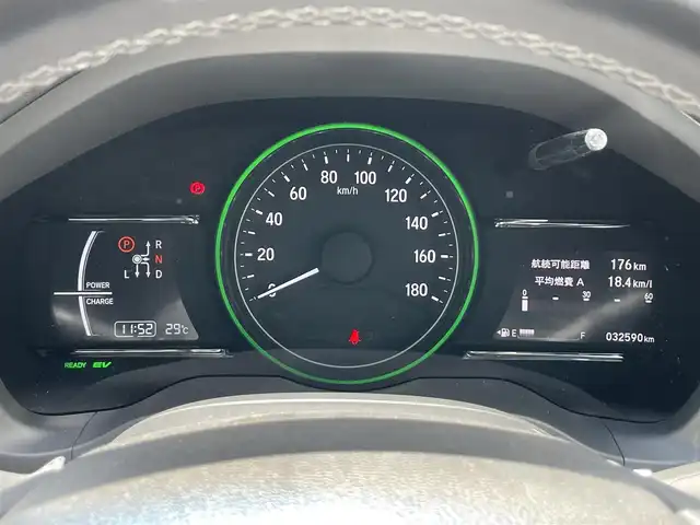 ホンダ ヴェゼル ハイブリッド Z ホンダセンシング 香川県 2019(令1)年 3.3万km プラチナホワイトパール 登録時走行距離：32590ｋｍ/純正SDナビゲーション/→CD/DVD/BT/→フルセグTV/全方位カメラ/ドライブレコーダー/革巻きステアリング/ステアリングリモコン/レーダークルーズコントロール/ビルトインETC/シートヒーター/プッシュスタート/LEDオートライト/純正アルミホイール/衝突軽減ブレーキ/横滑り防止装置/フロアマット/スマートキー