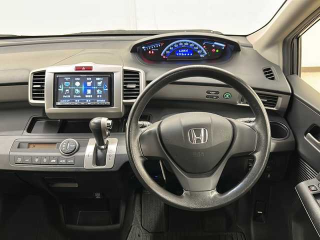 ホンダ フリード GH 道央・札幌 2012(平24)年 6万km ポリッシュドメタルメタリック /エンジンスターター//社外スタッドレスタイヤ//4WD//片側パワースライドドア//スペアキー//社外ナビ//ワンセグテレビ//純正フロアマット//バックカメラ//アイドリングストップ//ETC