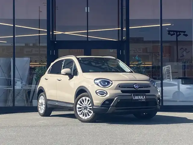 フィアット ５００Ｘ クロス 福岡県 2020(令2)年 2万km ベージュ ・アクティブクルーズコントロール/・USB/Bluetooth/・バックカメラ/・黒革シート/シートヒーター/・社外前後ドライブレコーダー/・社外ETC/・純正17AW/・プッシュスタート/・アイドリングストップ/・スマートキー/・パワーシート/・オートライト/・LEDライト