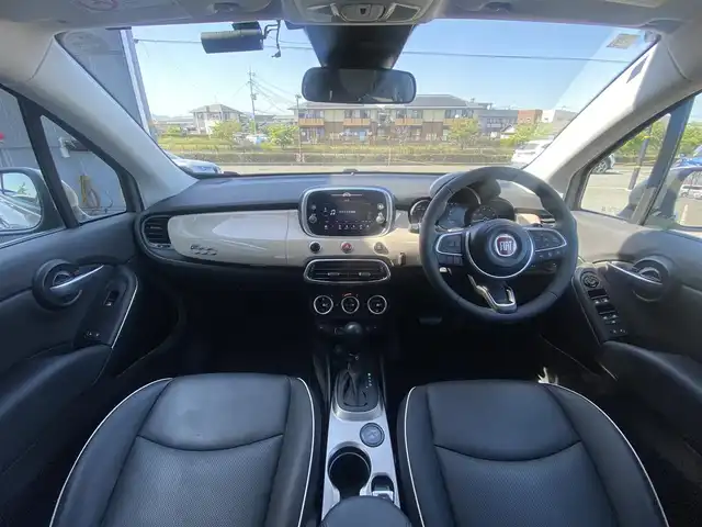 フィアット ５００Ｘ クロス 福岡県 2020(令2)年 2万km ベージュ ・アクティブクルーズコントロール/・USB/Bluetooth/・バックカメラ/・黒革シート/シートヒーター/・社外前後ドライブレコーダー/・社外ETC/・純正17AW/・プッシュスタート/・アイドリングストップ/・スマートキー/・パワーシート/・オートライト/・LEDライト