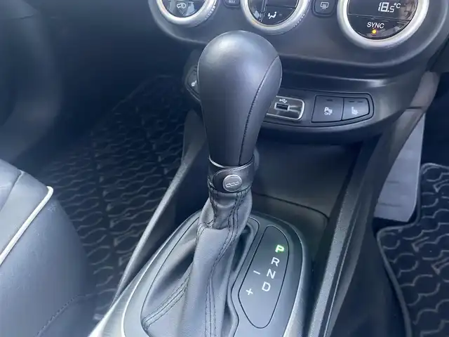 フィアット ５００Ｘ クロス 福岡県 2020(令2)年 2万km ベージュ ・アクティブクルーズコントロール/・USB/Bluetooth/・バックカメラ/・黒革シート/シートヒーター/・社外前後ドライブレコーダー/・社外ETC/・純正17AW/・プッシュスタート/・アイドリングストップ/・スマートキー/・パワーシート/・オートライト/・LEDライト