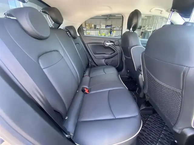 フィアット ５００Ｘ クロス 福岡県 2020(令2)年 2万km ベージュ ・アクティブクルーズコントロール/・USB/Bluetooth/・バックカメラ/・黒革シート/シートヒーター/・社外前後ドライブレコーダー/・社外ETC/・純正17AW/・プッシュスタート/・アイドリングストップ/・スマートキー/・パワーシート/・オートライト/・LEDライト