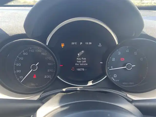 フィアット ５００Ｘ クロス 福岡県 2020(令2)年 2万km ベージュ ・アクティブクルーズコントロール/・USB/Bluetooth/・バックカメラ/・黒革シート/シートヒーター/・社外前後ドライブレコーダー/・社外ETC/・純正17AW/・プッシュスタート/・アイドリングストップ/・スマートキー/・パワーシート/・オートライト/・LEDライト