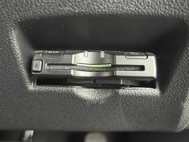 トヨタ プリウス S 愛知県 2019(令1)年 4.2万km アティチュードブラックマイカ 社外ナビ(AVN-RB7)/ＣＤ/ＤＶＤ/Ｂｌｕｅｔｏｏｔｈ　/バックカメラ　/レーダークルーズコントロール　/レーンキープアシスト　/衝突軽減ブレーキ　/ビルトインＥＴＣ　/ＬＥＤヘッドライト　/フォグランプ　/オートハイビーム