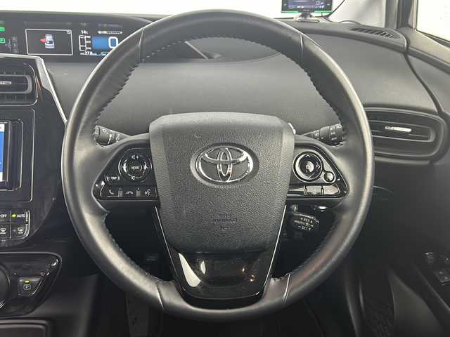 トヨタ プリウス S 愛知県 2019(令1)年 4.2万km アティチュードブラックマイカ 社外ナビ(AVN-RB7)/ＣＤ/ＤＶＤ/Ｂｌｕｅｔｏｏｔｈ　/バックカメラ　/レーダークルーズコントロール　/レーンキープアシスト　/衝突軽減ブレーキ　/ビルトインＥＴＣ　/ＬＥＤヘッドライト　/フォグランプ　/オートハイビーム